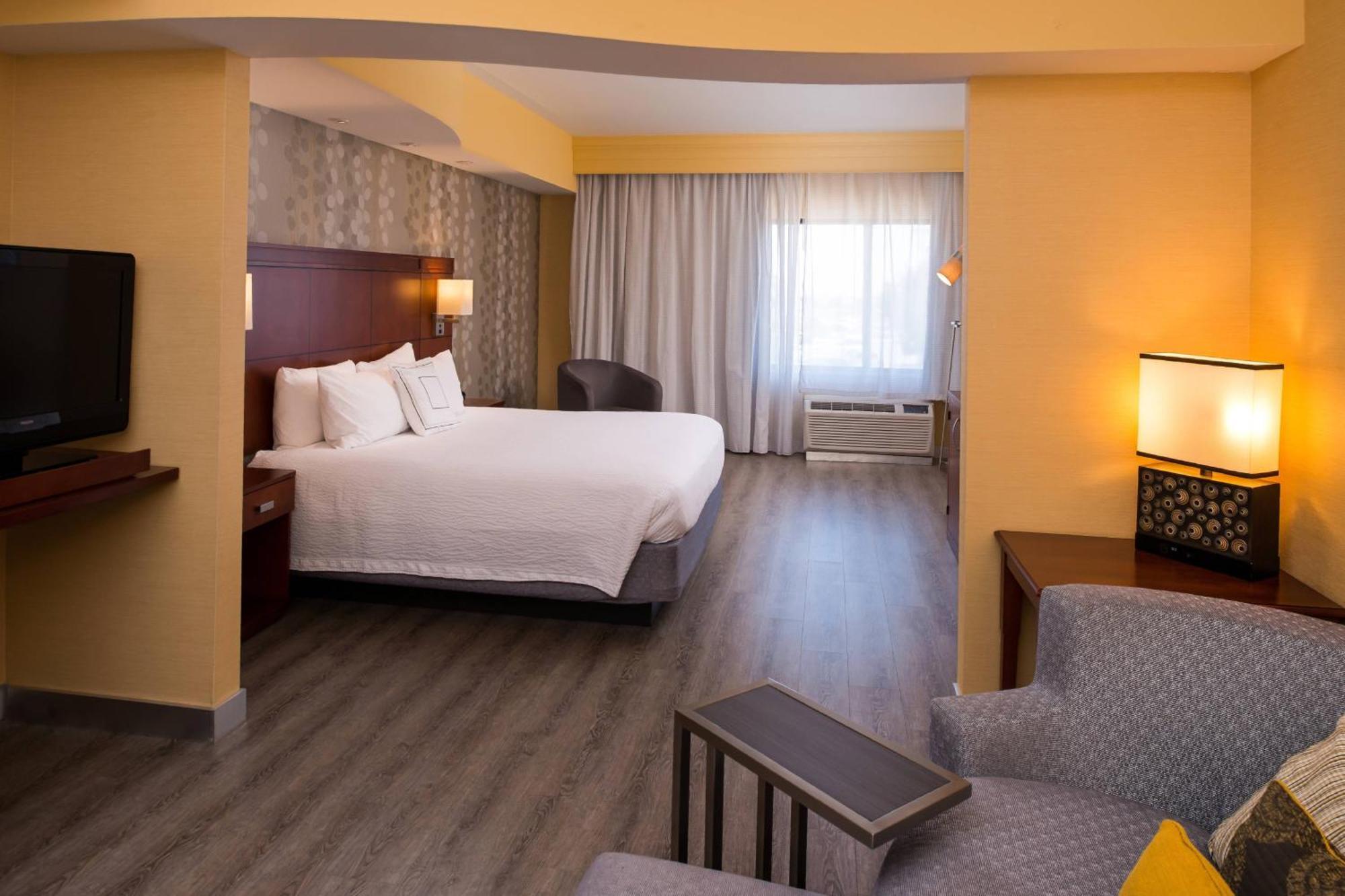 Courtyard By Marriott Victorville Hotel 3*