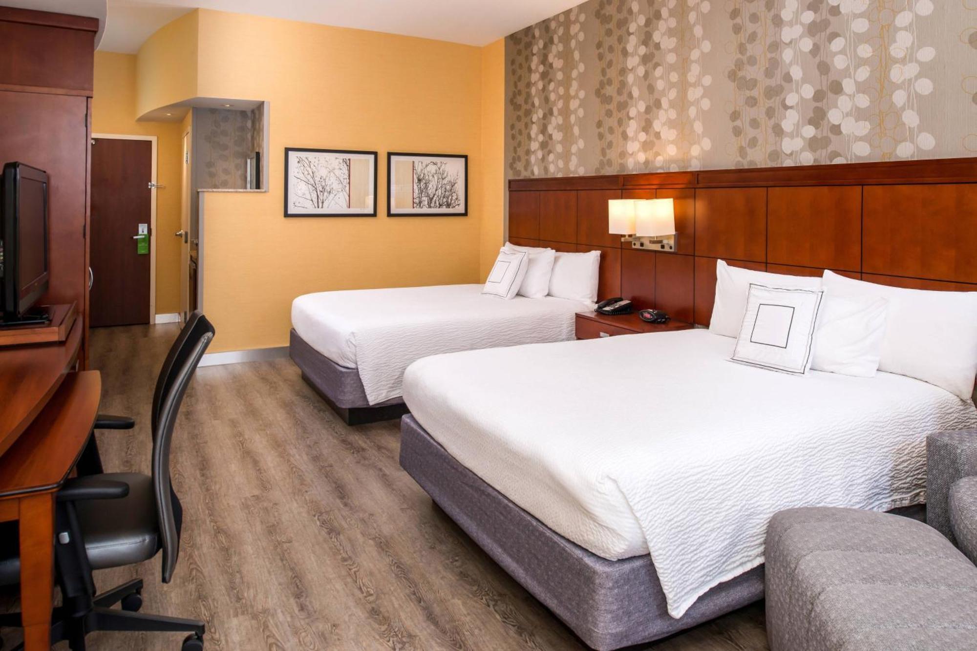Courtyard By Marriott Victorville Hotel 3*