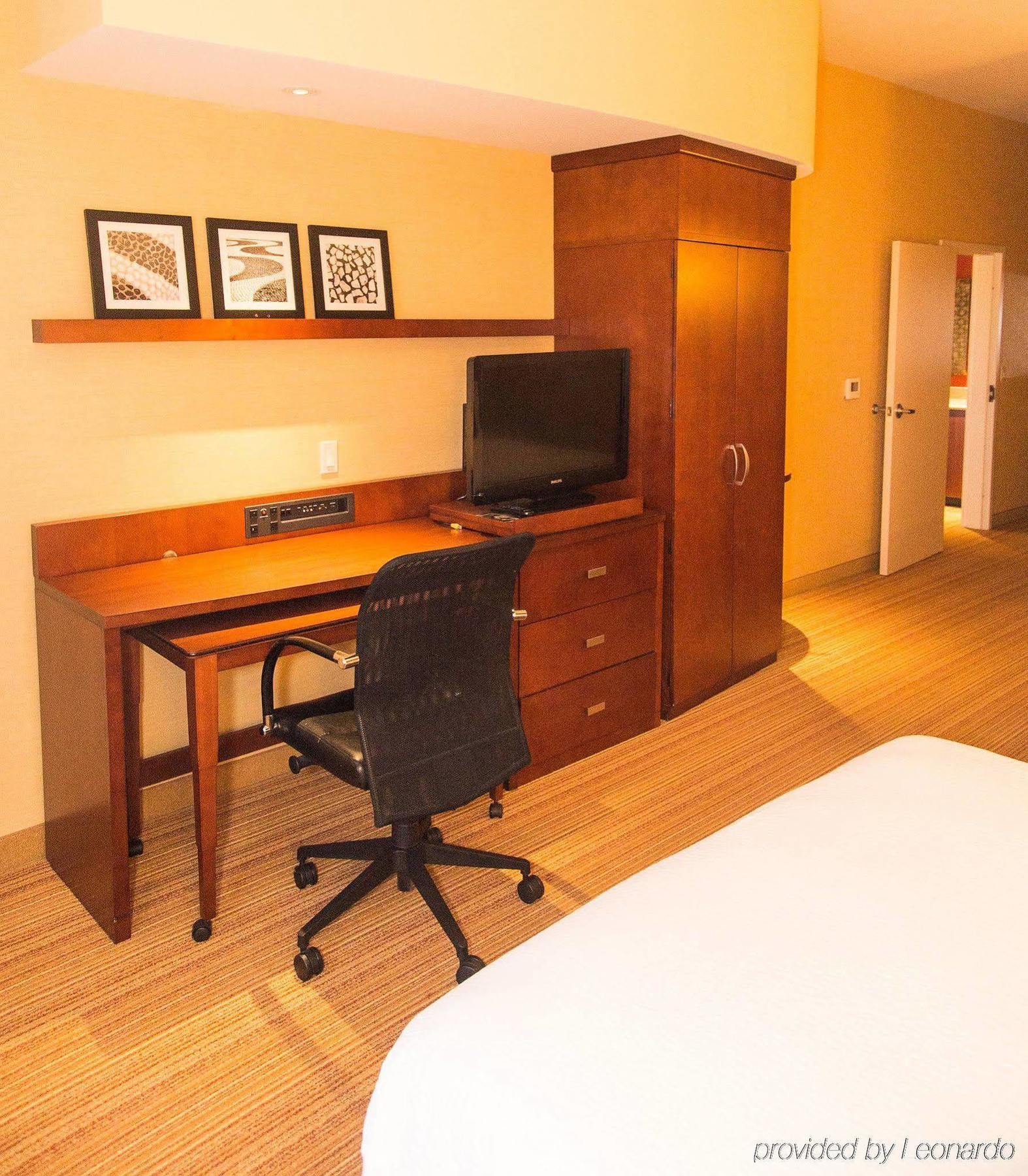 Courtyard By Marriott Victorville Hotel 3*