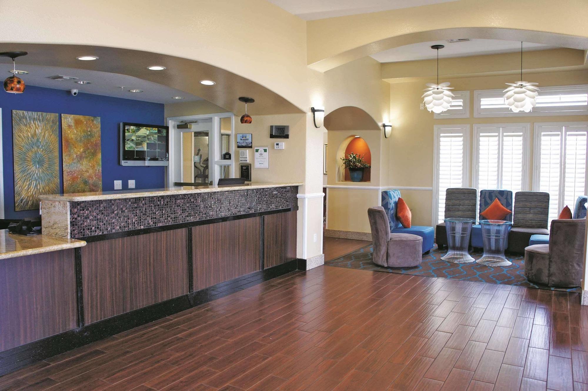 Courtyard By Marriott Victorville