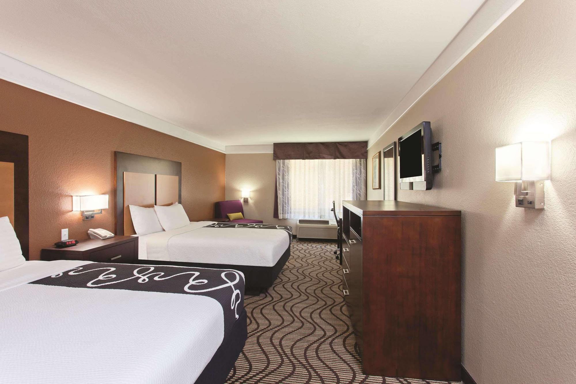 Courtyard By Marriott Victorville Hotel